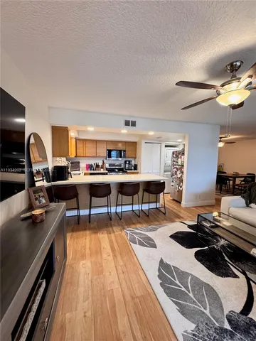 $3,200 | 520 Orton Avenue, Unit 503, Fort Lauderdale, FL 33304