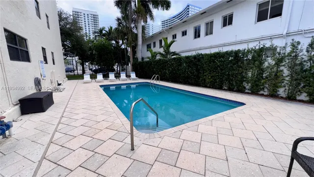 $3,200 | 520 Orton Avenue, Unit 503, Fort Lauderdale, FL 33304