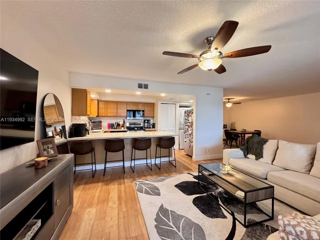 $3,200 | 520 Orton Avenue, Unit 503, Fort Lauderdale, FL 33304