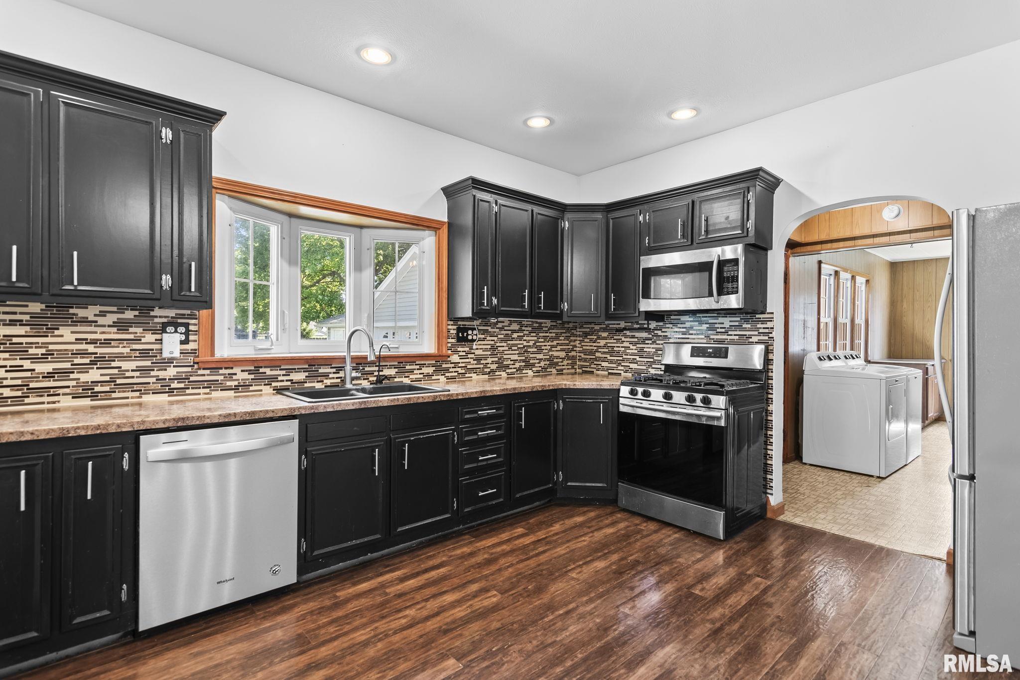 324 Edwards Street Nokomis, IL 62075 - Photo 13 of 47