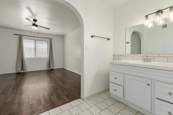 $1,450 | 10828 North Biltmore Drive, Unit 227, Phoenix, AZ 85029