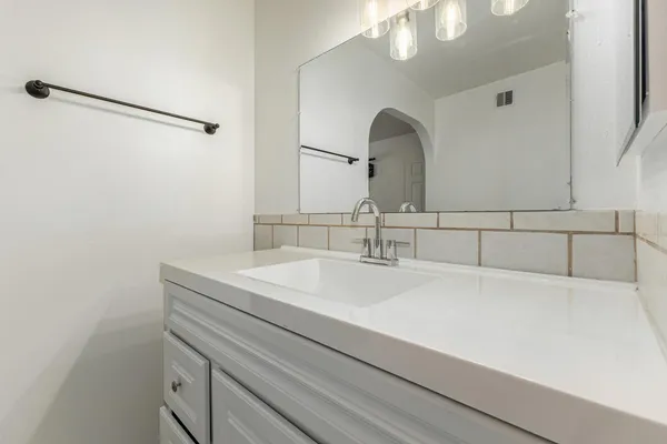 $1,450 | 10828 North Biltmore Drive, Unit 227, Phoenix, AZ 85029