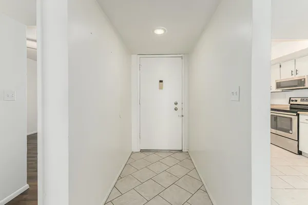 $1,450 | 10828 North Biltmore Drive, Unit 227, Phoenix, AZ 85029