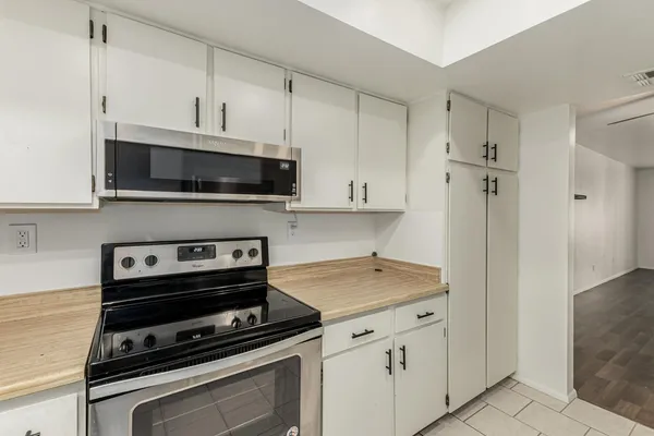 $1,450 | 10828 North Biltmore Drive, Unit 227, Phoenix, AZ 85029