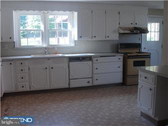 246 Orchard Road Springfield, PA 19064 - Photo 6 of 10 Kitchen
