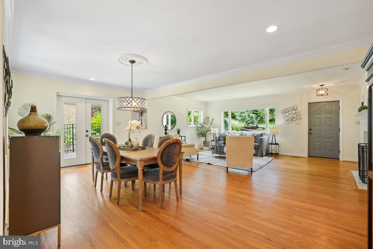 4604 Park Road Alexandria, VA 22312 - Photo 14 of 65 Connected living and dining for fantastic flow