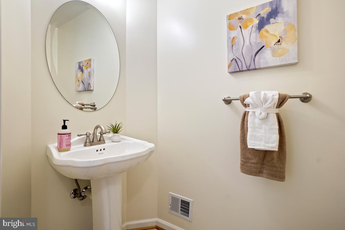 4604 Park Road Alexandria, VA 22312 - Photo 23 of 65 Powder room on main level for guests