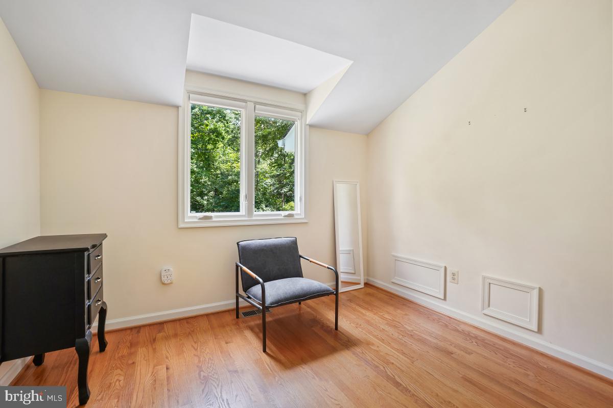 4604 Park Road Alexandria, VA 22312 - Photo 31 of 65 Nursery or office -- so many possibilities!
