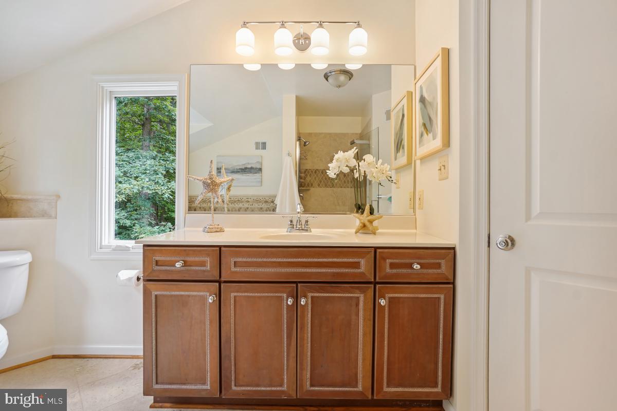 4604 Park Road Alexandria, VA 22312 - Photo 39 of 65 Oversized vanity