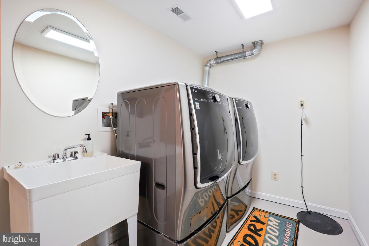 4604 Park Road Alexandria, VA 22312 - Photo 54 of 65 Laundry on pedestals, utility sink