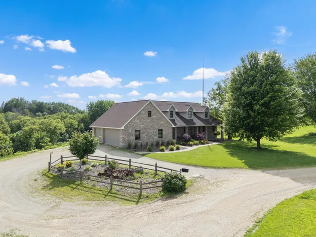 $740,000 | 54185 232nd Avenue, West Concord, MN 55985