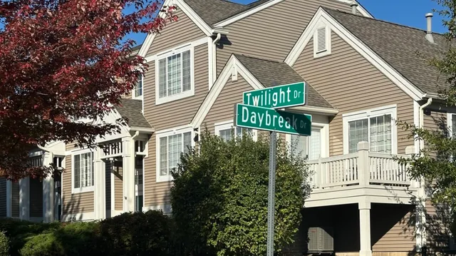 $278,998 | 2358 Twilight Drive, Aurora, IL 60503