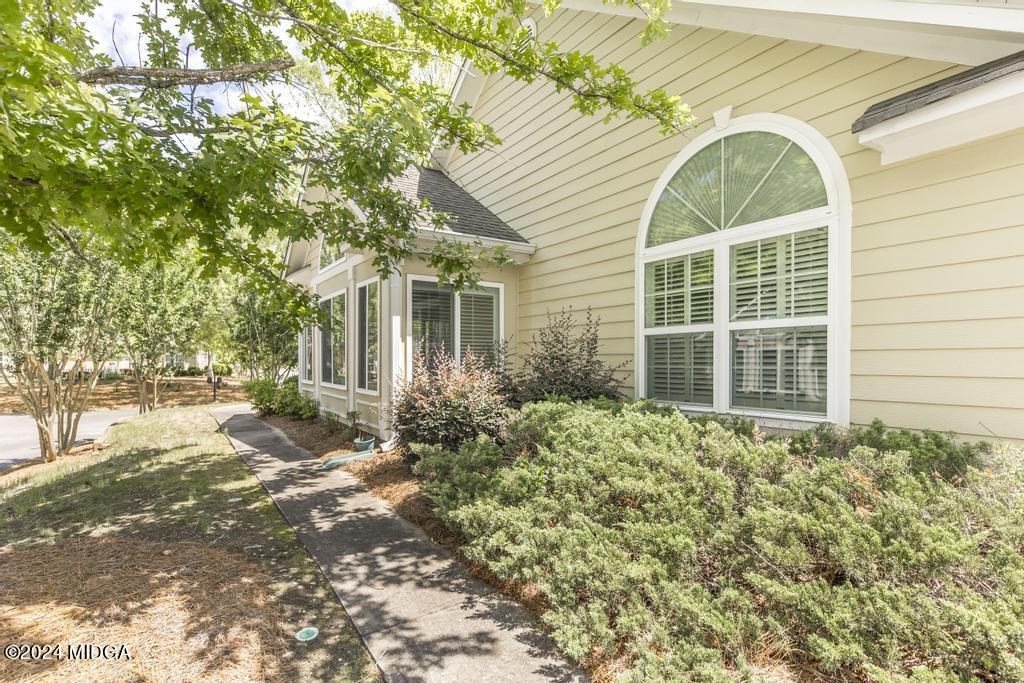 303 Cottage Lane Macon, GA 31210 - Photo 5 of 29 a house view with a outdoor space
