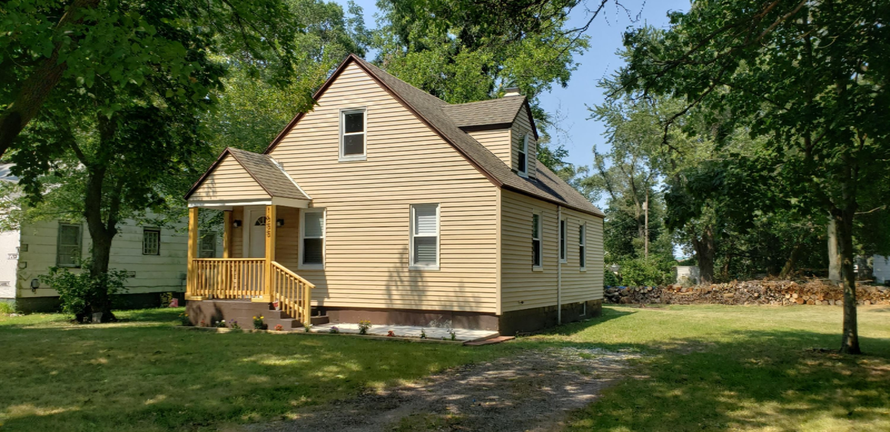 1655 Territorial Road Benton Harbor, MI 49022 - Photo 3 of 44 20200826_142510