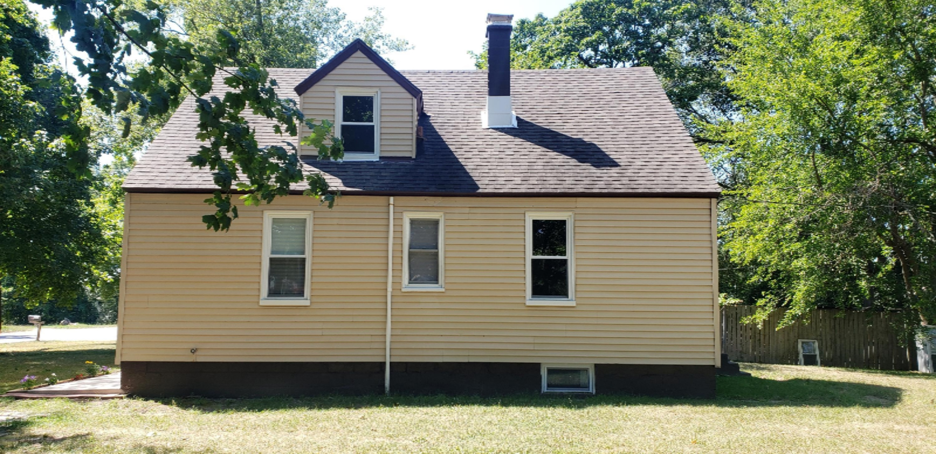 1655 Territorial Road Benton Harbor, MI 49022 - Photo 4 of 44 20200822_145157