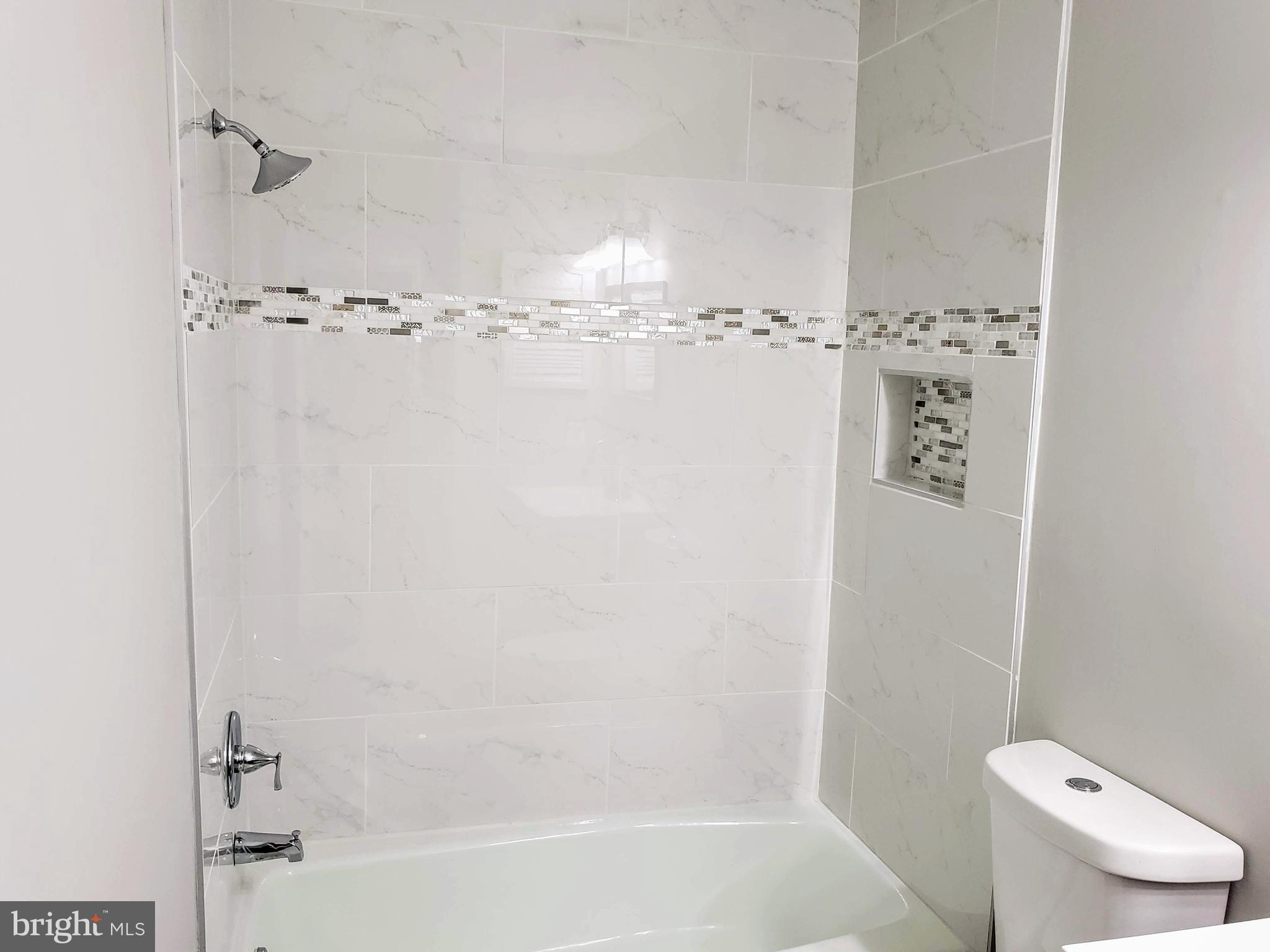 11430 Fairway Drive Reston, VA 20190 - Photo 15 of 38 Upper Level Hallway Bathroom