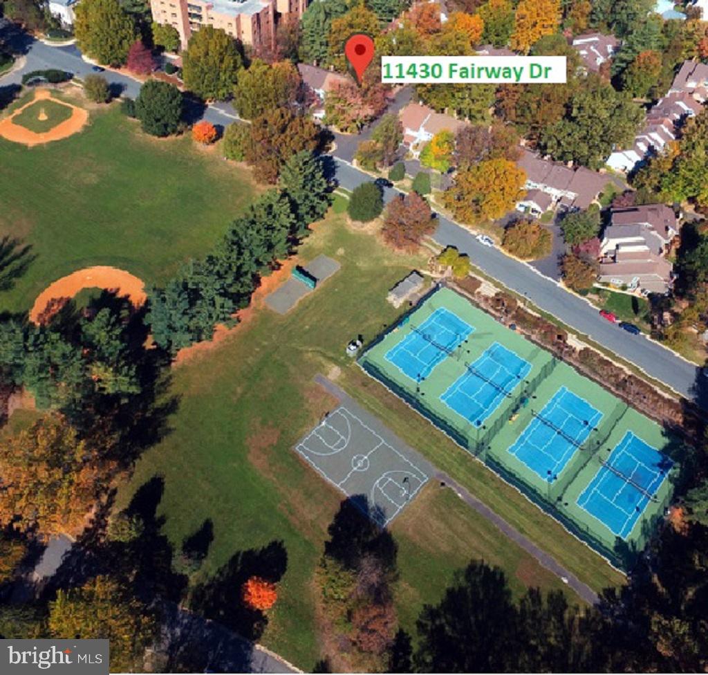 11430 Fairway Drive Reston, VA 20190 - Photo 3 of 38