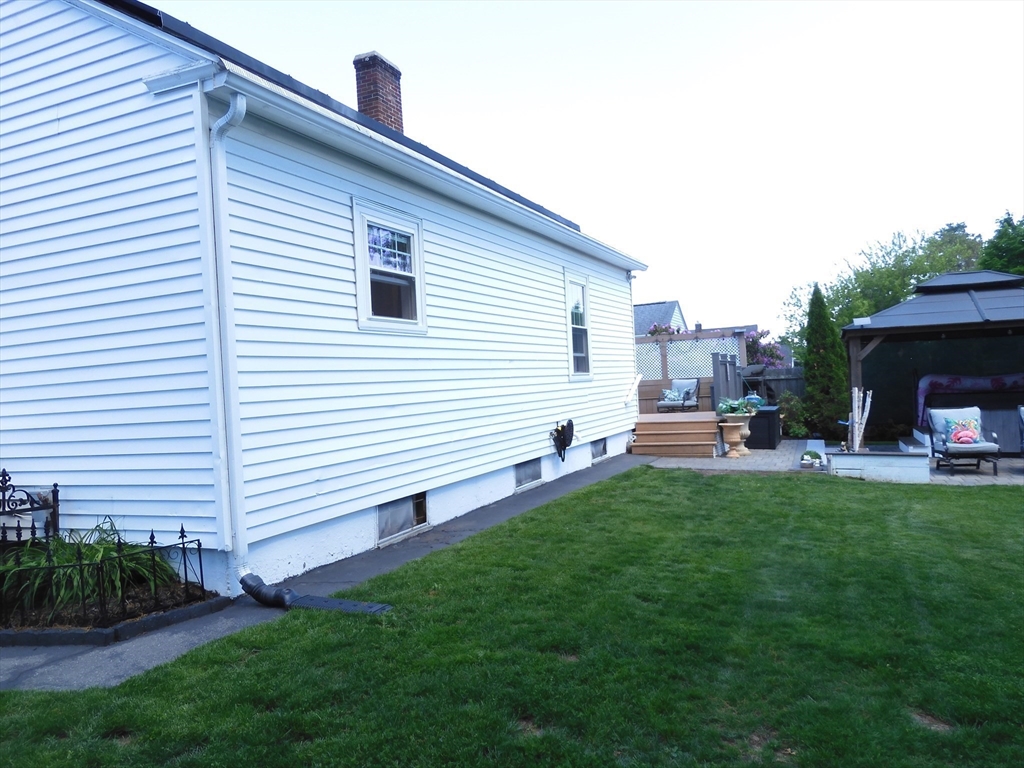 46 Tudor Street Methuen, MA 01844 - Photo 24 of 38