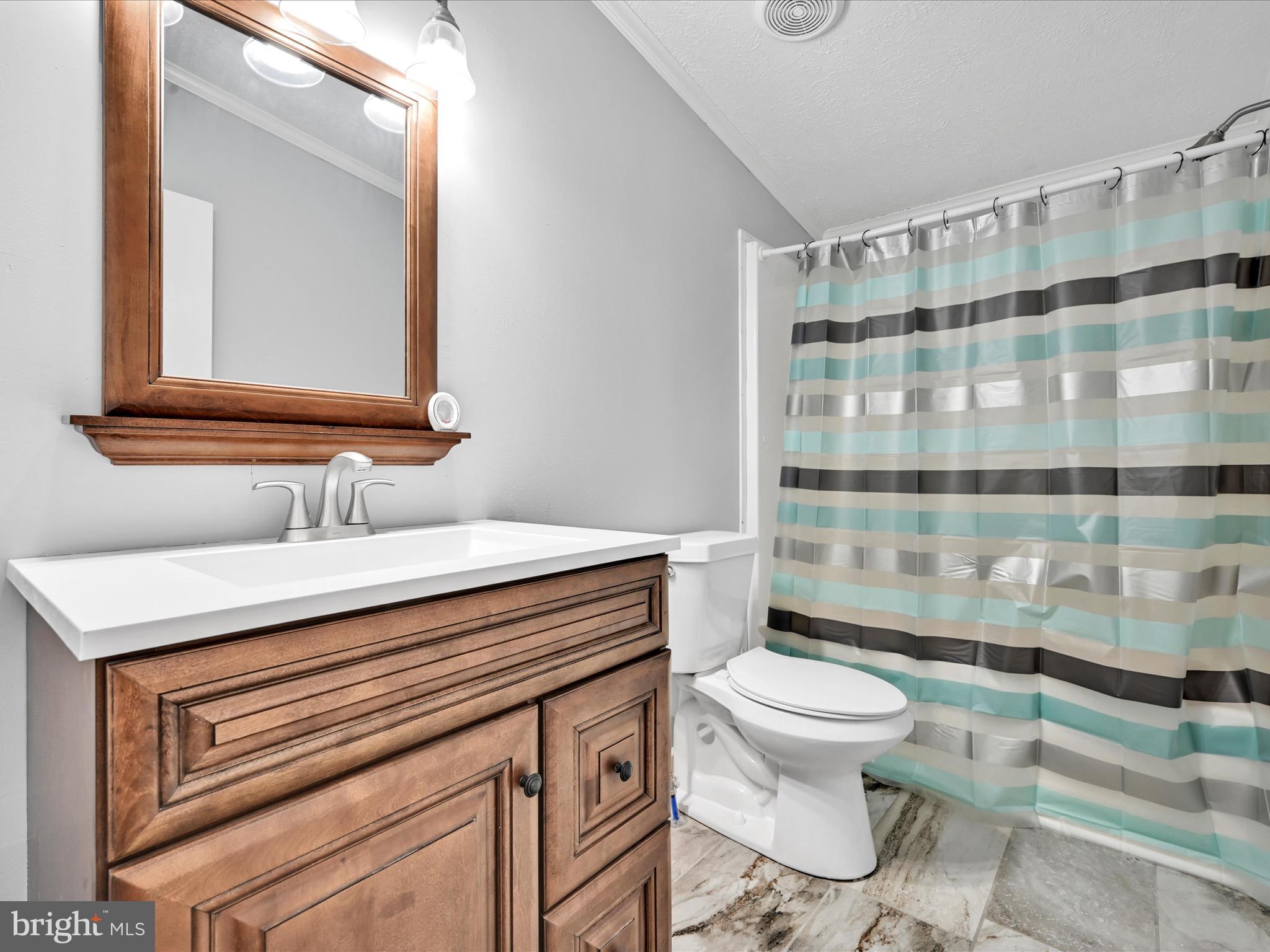 1022 Park Road Leesport, PA 19533 - Photo 22 of 29 Bathroom