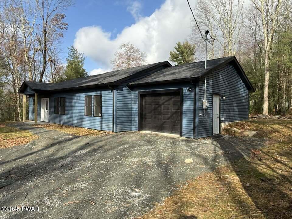 136 Iroquois Road Shohola, PA 18458 - Photo 4 of 33