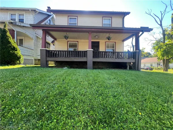 $179,900 | 403 North St Clair Street, Girard, OH 44420