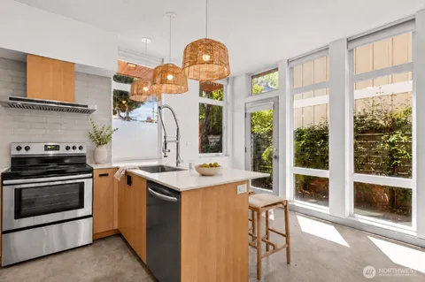 $600,000 | 6612 Corson Avenue South, Unit C, Seattle, WA 98108