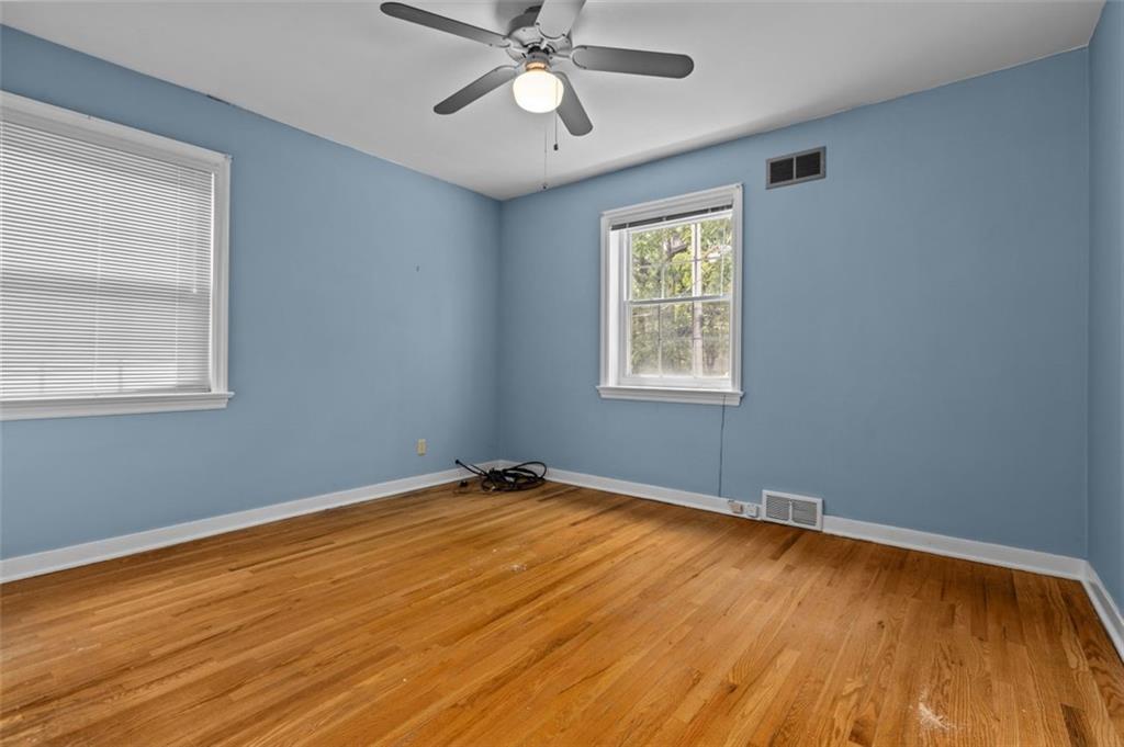 2727 Mt Royal Road Pittsburgh, PA 15217 - Photo 18 of 33 Bedroom 3
