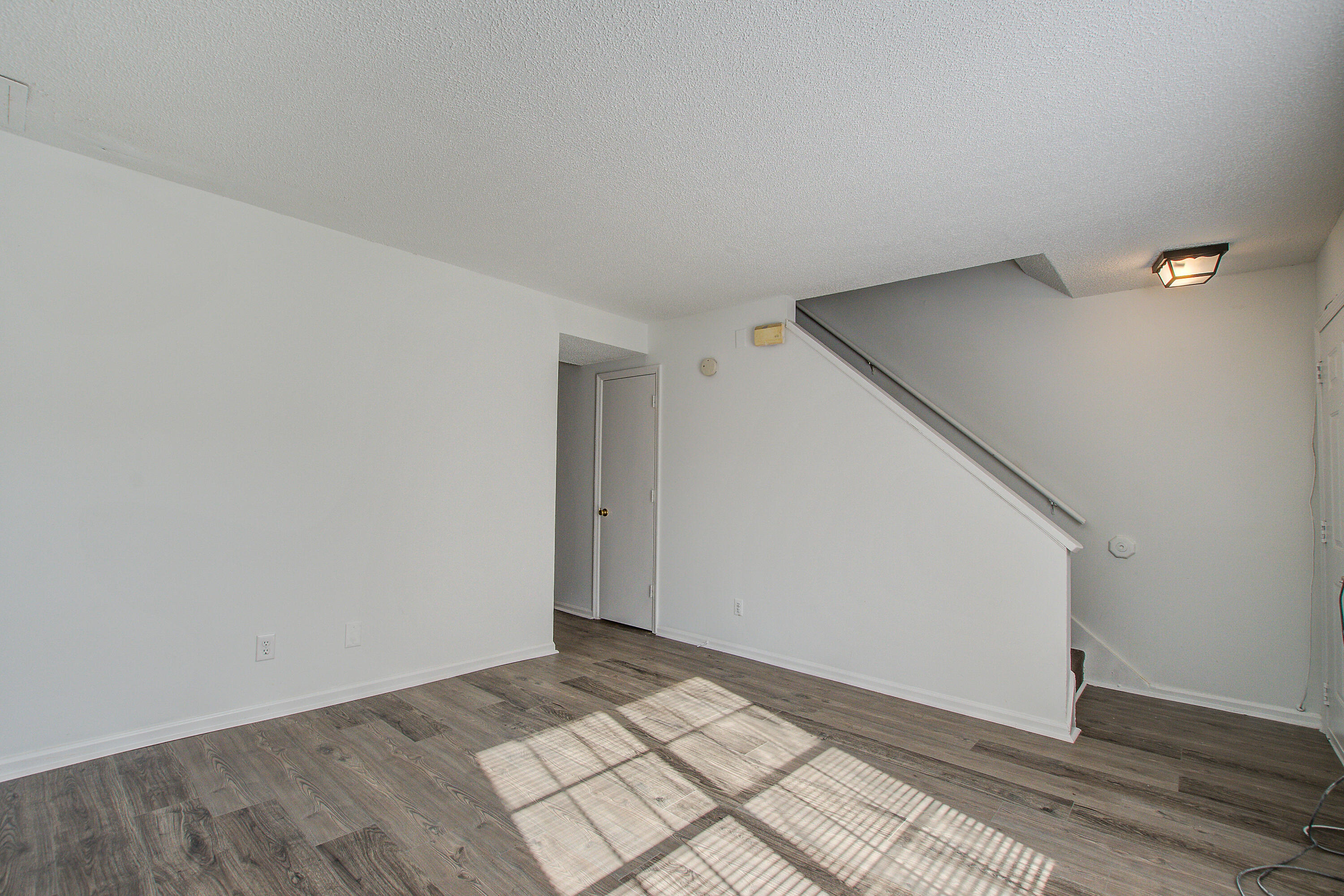 205 Weber Road, Unit B Summerville, SC 29483 - Photo 4 of 21 205b (6)
