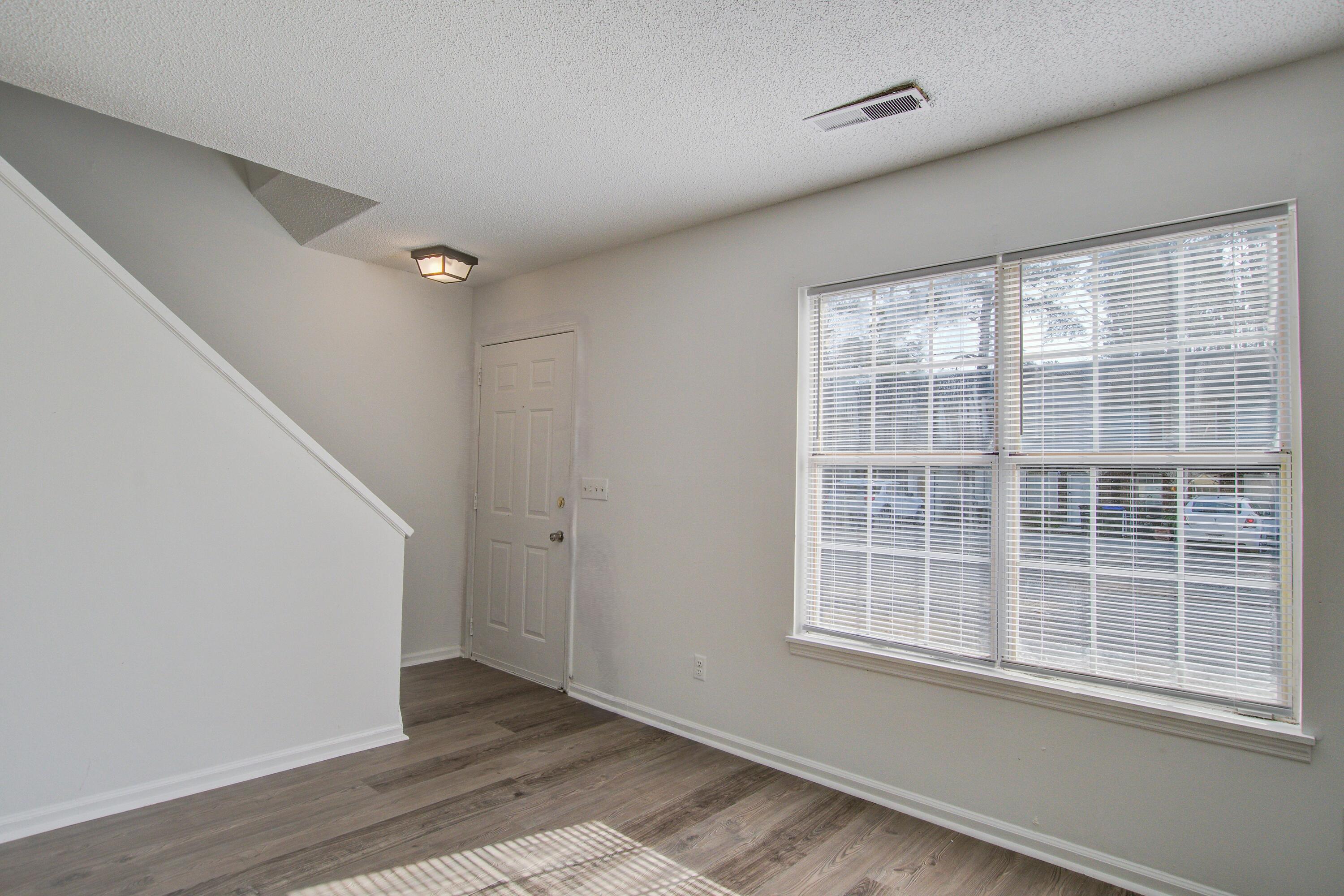 205 Weber Road, Unit B Summerville, SC 29483 - Photo 6 of 21 205b (4)