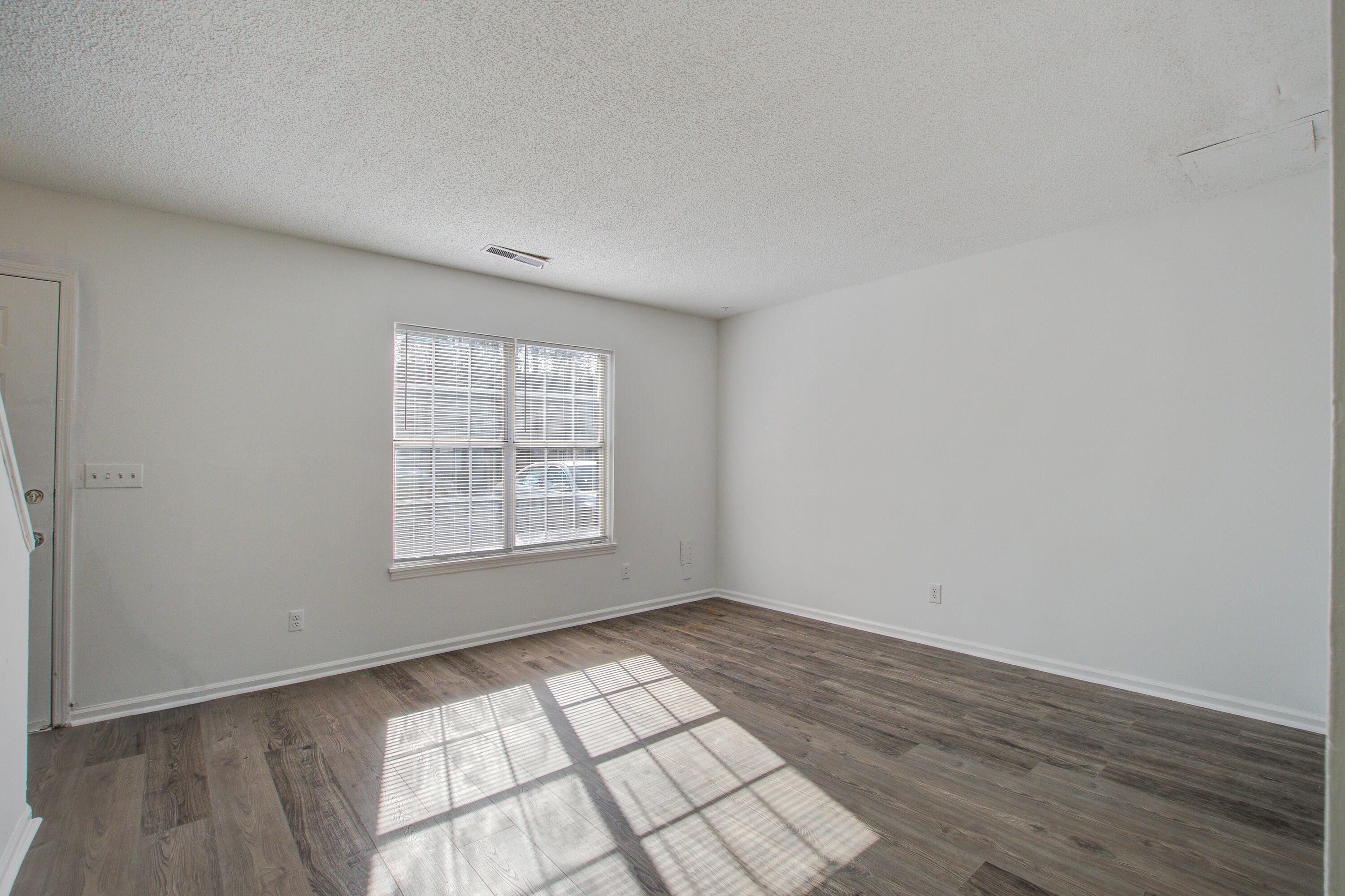 205 Weber Road, Unit B Summerville, SC 29483 - Photo 7 of 21 205b (5)