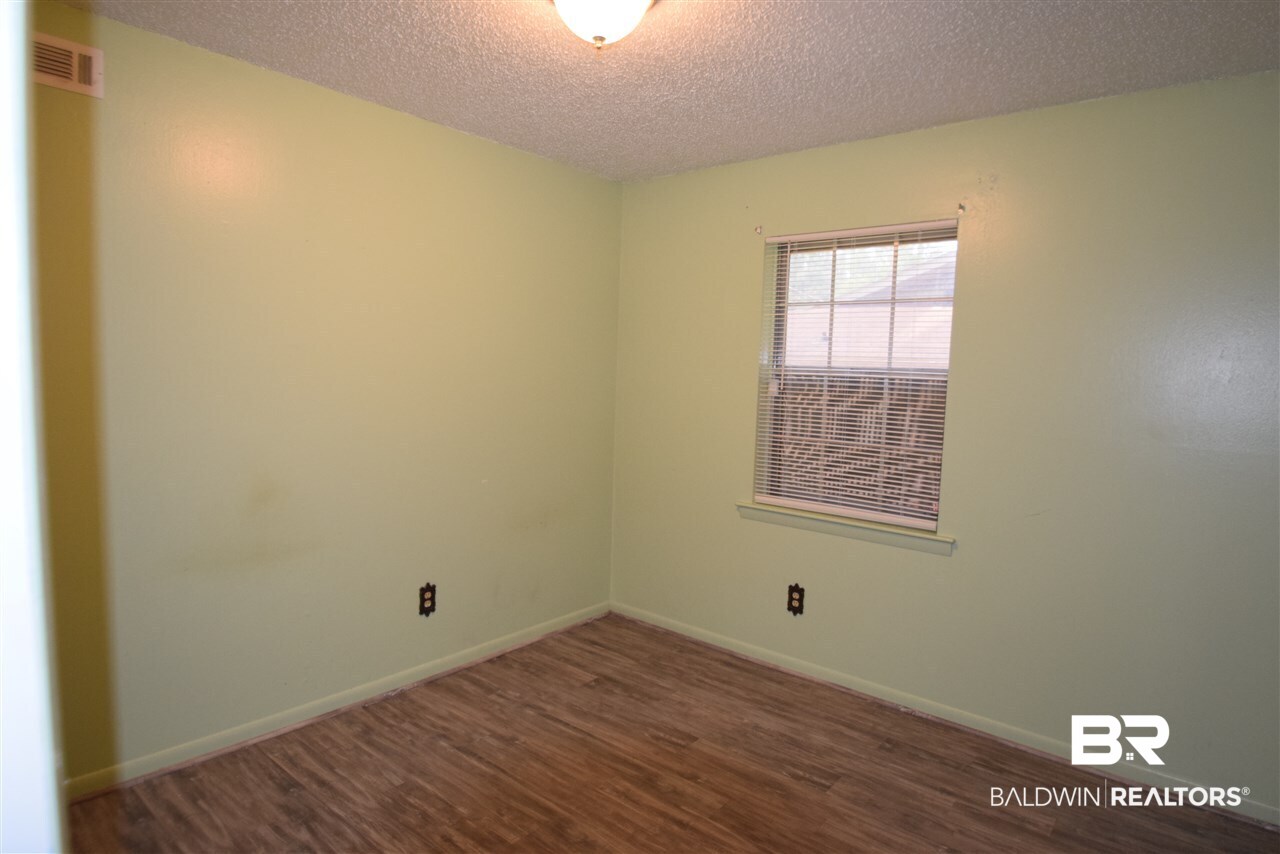 4162 Benson Drive Mobile, AL 36618 - Photo 6 of 22