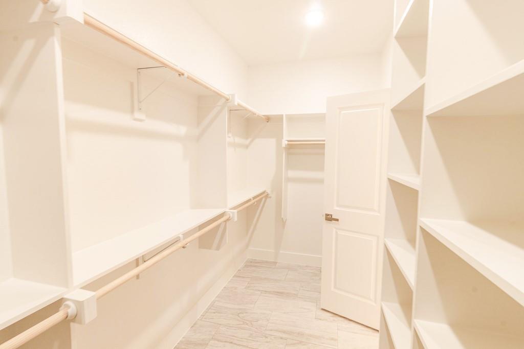 540 Highview Court Godley, TX 76044 - Photo 13 of 23 a view of a bathroom