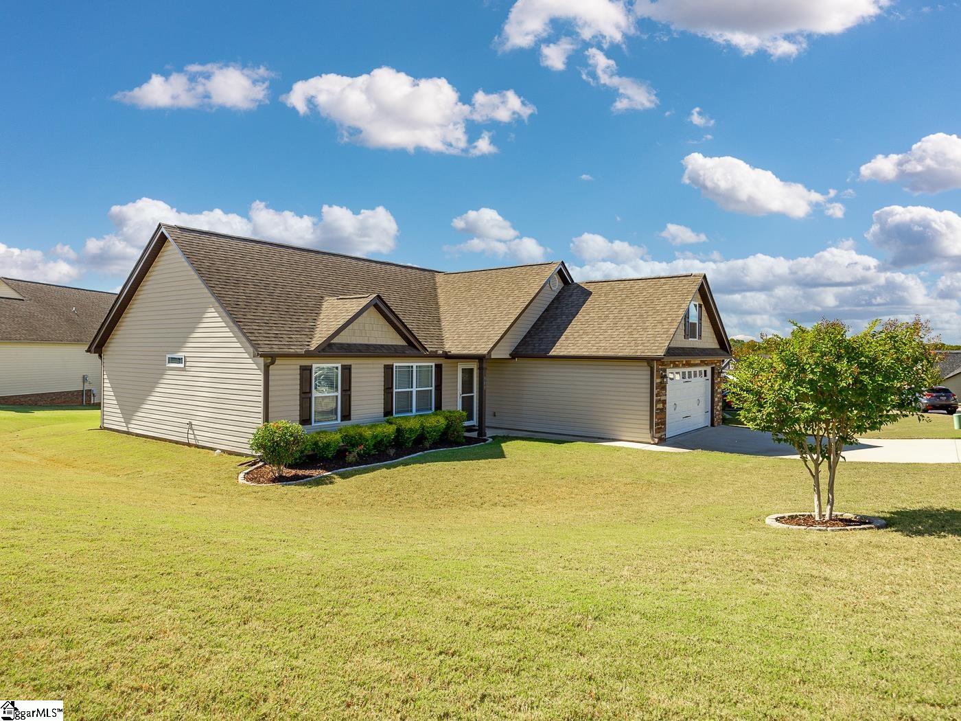 303 Gleaner Drive Inman, SC 29349 - Photo 2 of 35