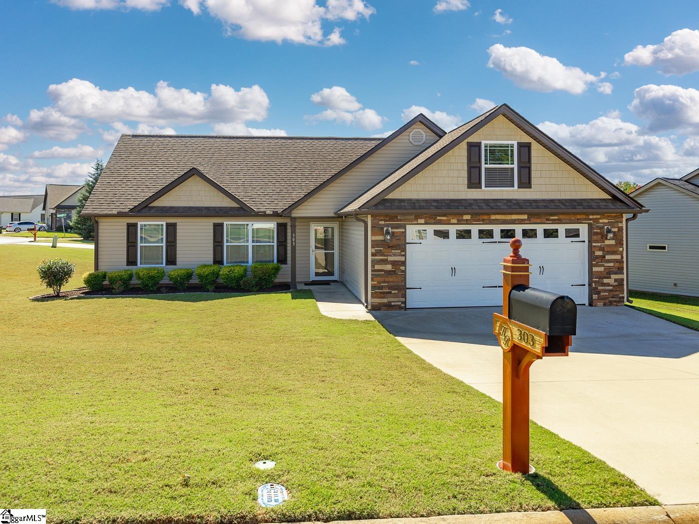 303 Gleaner Drive Inman, SC 29349 - Photo 3 of 35