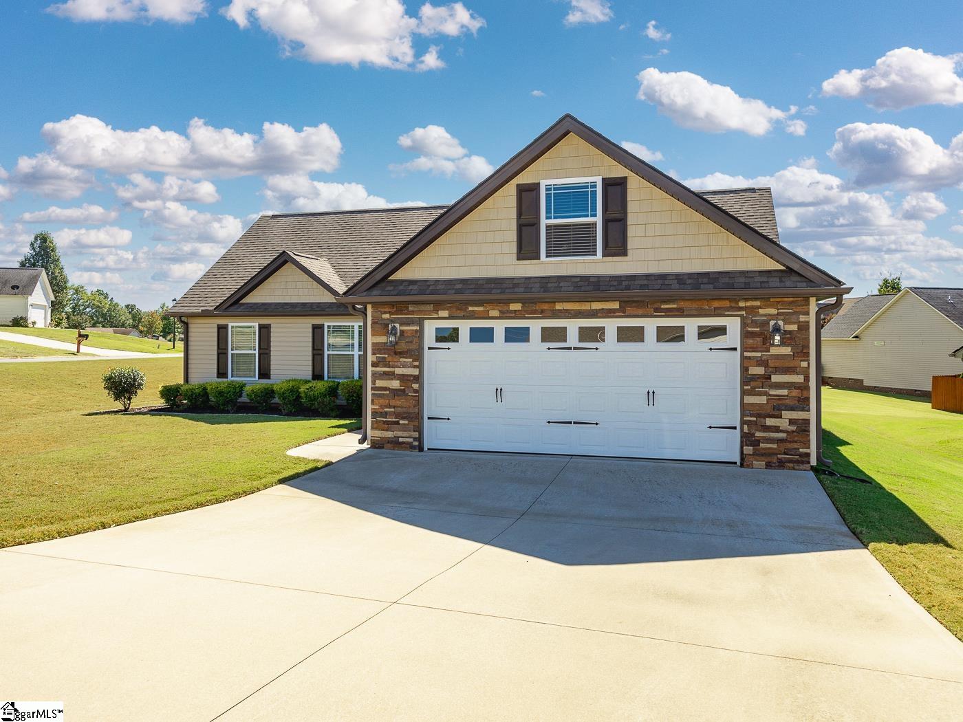 303 Gleaner Drive Inman, SC 29349 - Photo 4 of 35