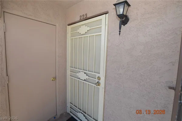 $1,000 | 4300 North Lamont Street, Unit 223, Las Vegas, NV 89115
