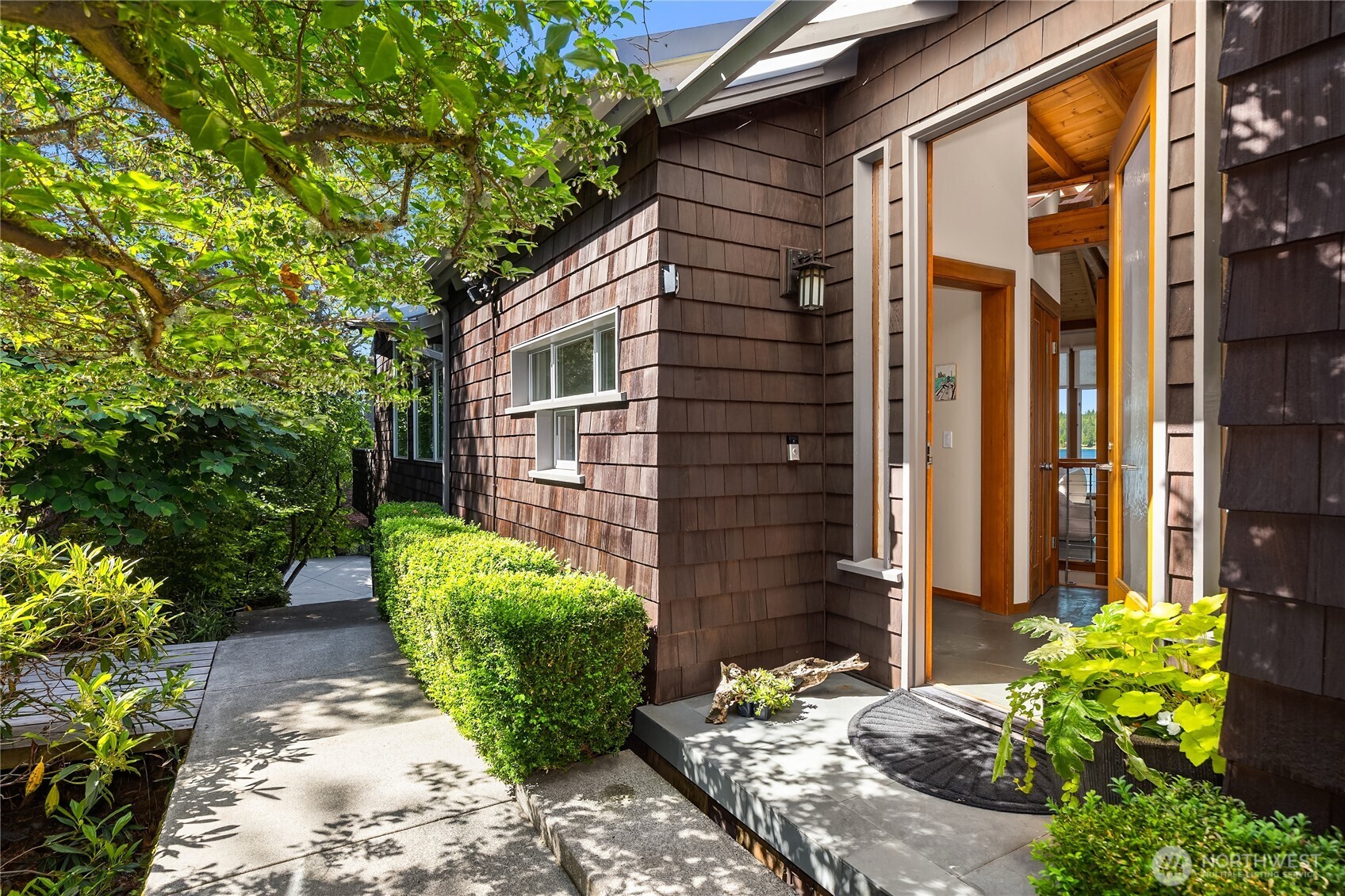 16221 Reitan Road Northeast Bainbridge Island, WA 98110 - Photo 8 of 40
