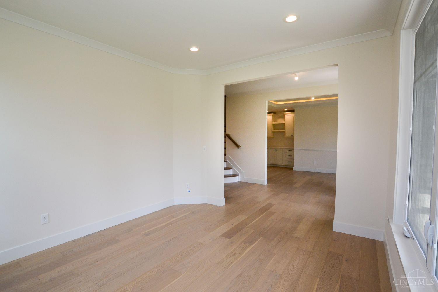 8639 Weller Road Montgomery, OH 45249 - Photo 10 of 61 Gallery Image 10