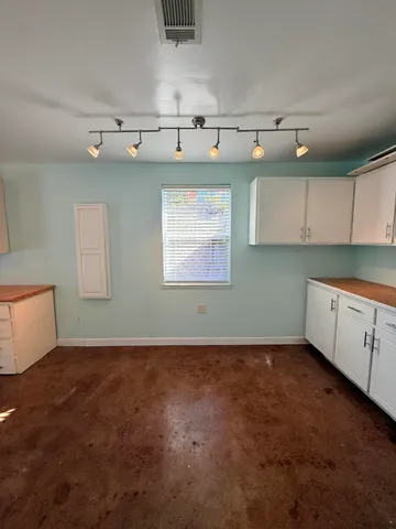 $2,400 | 255 Ridge Lake Road, Crestview, FL 32536