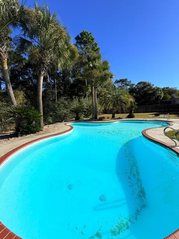 $2,400 | 255 Ridge Lake Road, Crestview, FL 32536