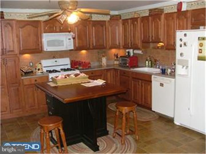 1578 Tanyard Road Sewell, NJ 08080 - Photo 6 of 12 Kitchen