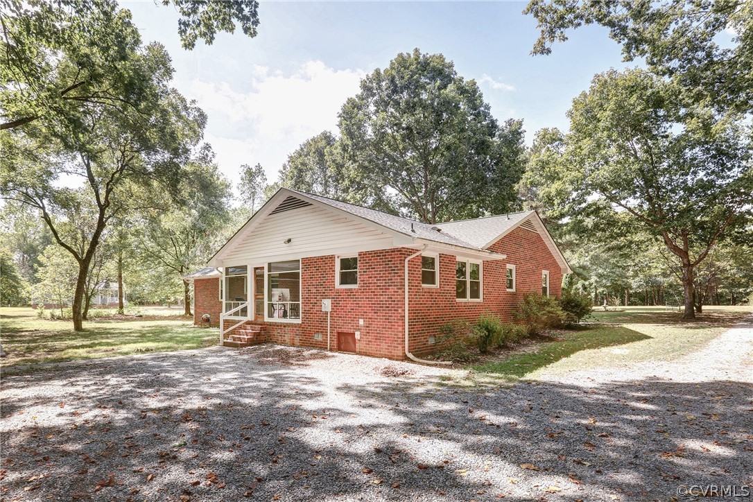 7401 Old Roxbury Road Quinton, VA 23141 - Photo 14 of 32 Multi Car Parking Area