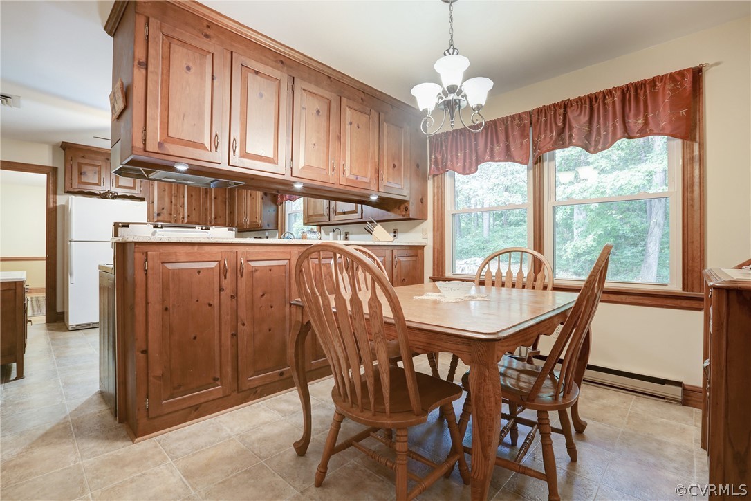 7401 Old Roxbury Road Quinton, VA 23141 - Photo 19 of 32 Spacious Kitchen with Eat in Dining Area