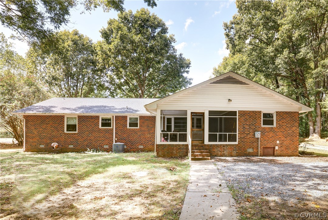 7401 Old Roxbury Road Quinton, VA 23141 - Photo 2 of 32 All Brick Rancher with Screened Porch