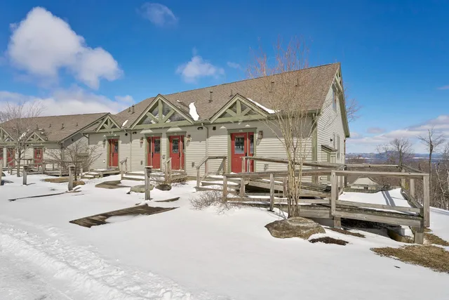 $490,000 | 196 Stateside Road, Unit 4783, Jay, VT 05859