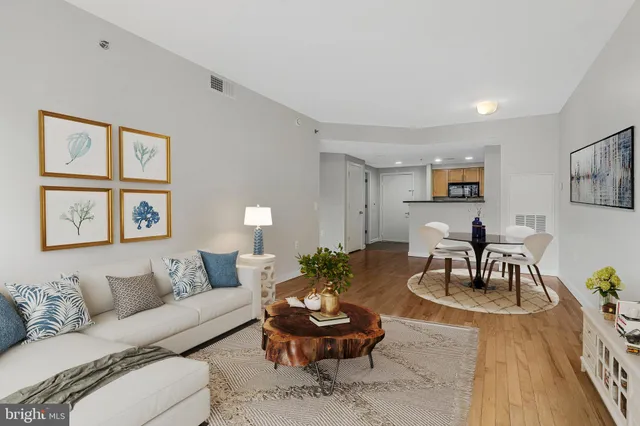 $425,000 | 3883 Connecticut Avenue Northwest, Unit 303, Washington, DC 20008