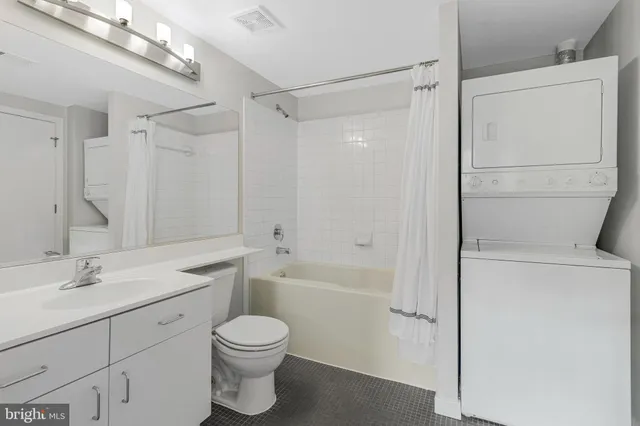 $425,000 | 3883 Connecticut Avenue Northwest, Unit 303, Washington, DC 20008