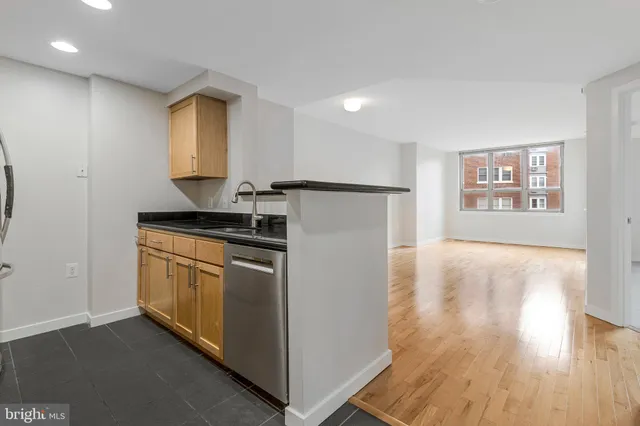 $425,000 | 3883 Connecticut Avenue Northwest, Unit 303, Washington, DC 20008