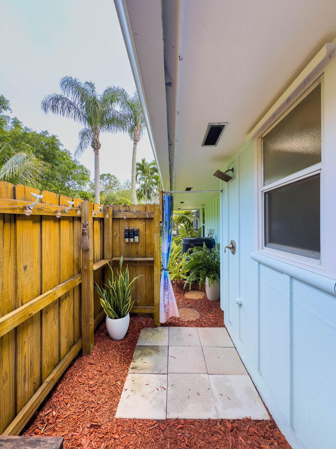 19570 Trails End Terrace Jupiter, FL 33458 - Photo 44 of 60 Outside Shower