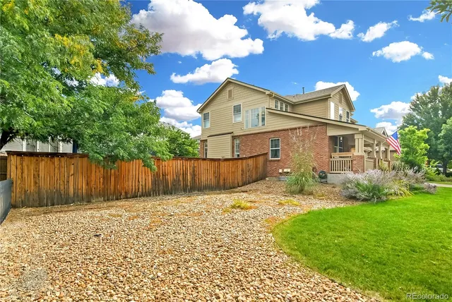 a view of a back yard of the house